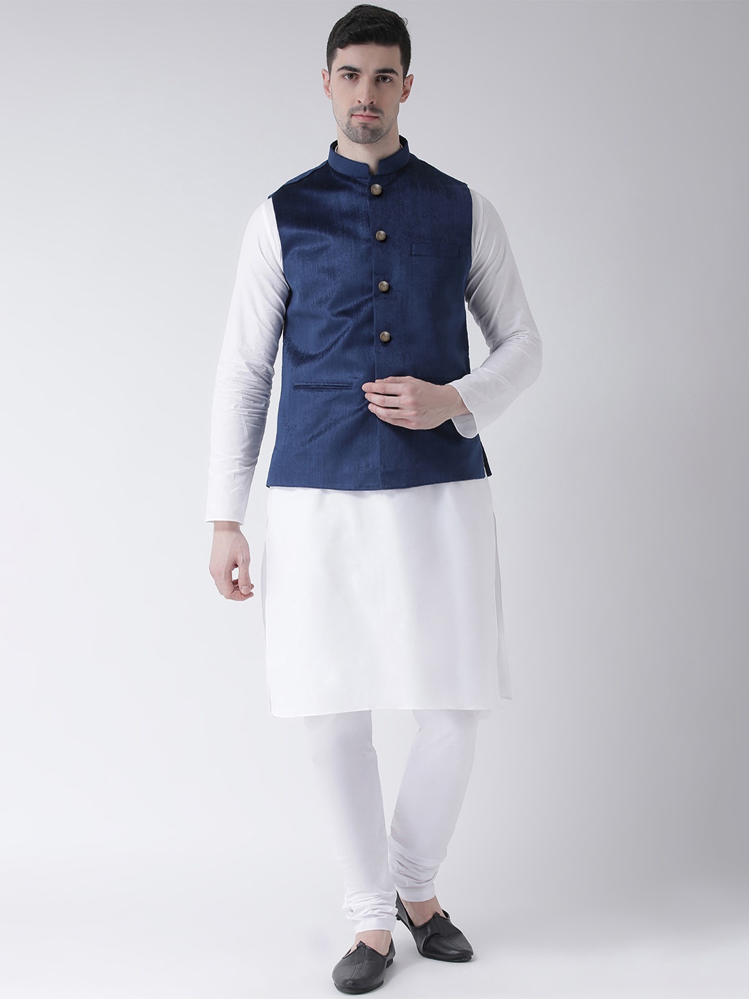 

TABARD Men White & Blue Solid Kurta with Churidar