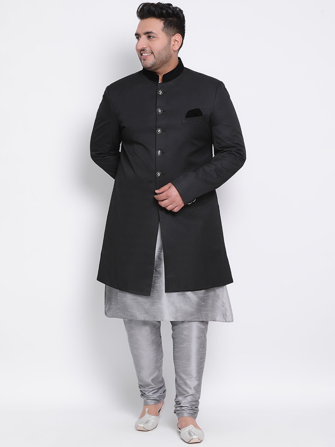 

Hangup Men Plus Size Black & Grey Solid Sherwani