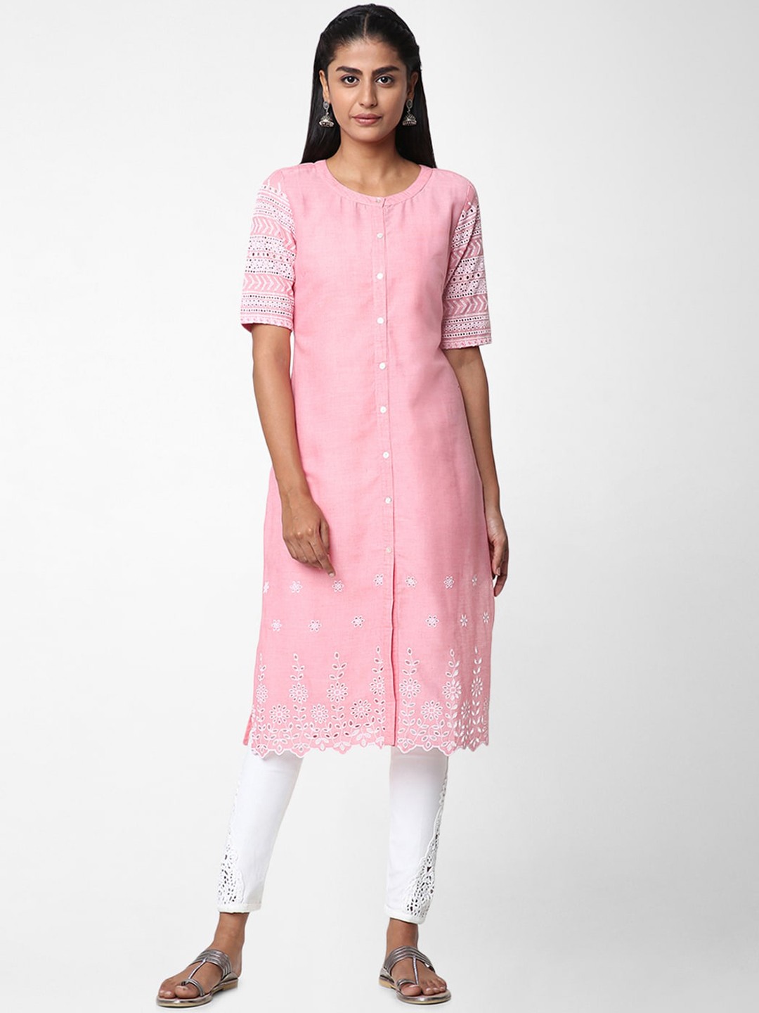 

Naari Women Pink & White Floral Embroidered Thread Work Floral Kurta