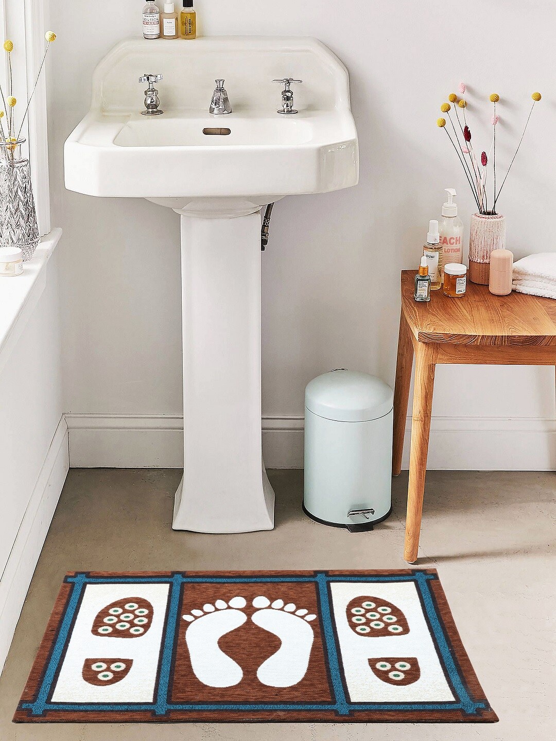 BELLA TRUE Multicoloured Feet Design Chenille Anti Skid Bath Mat, Multi