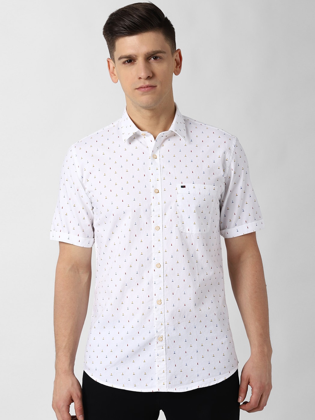 

Peter England Casuals Men White Slim Fit Printed Casual Shirt