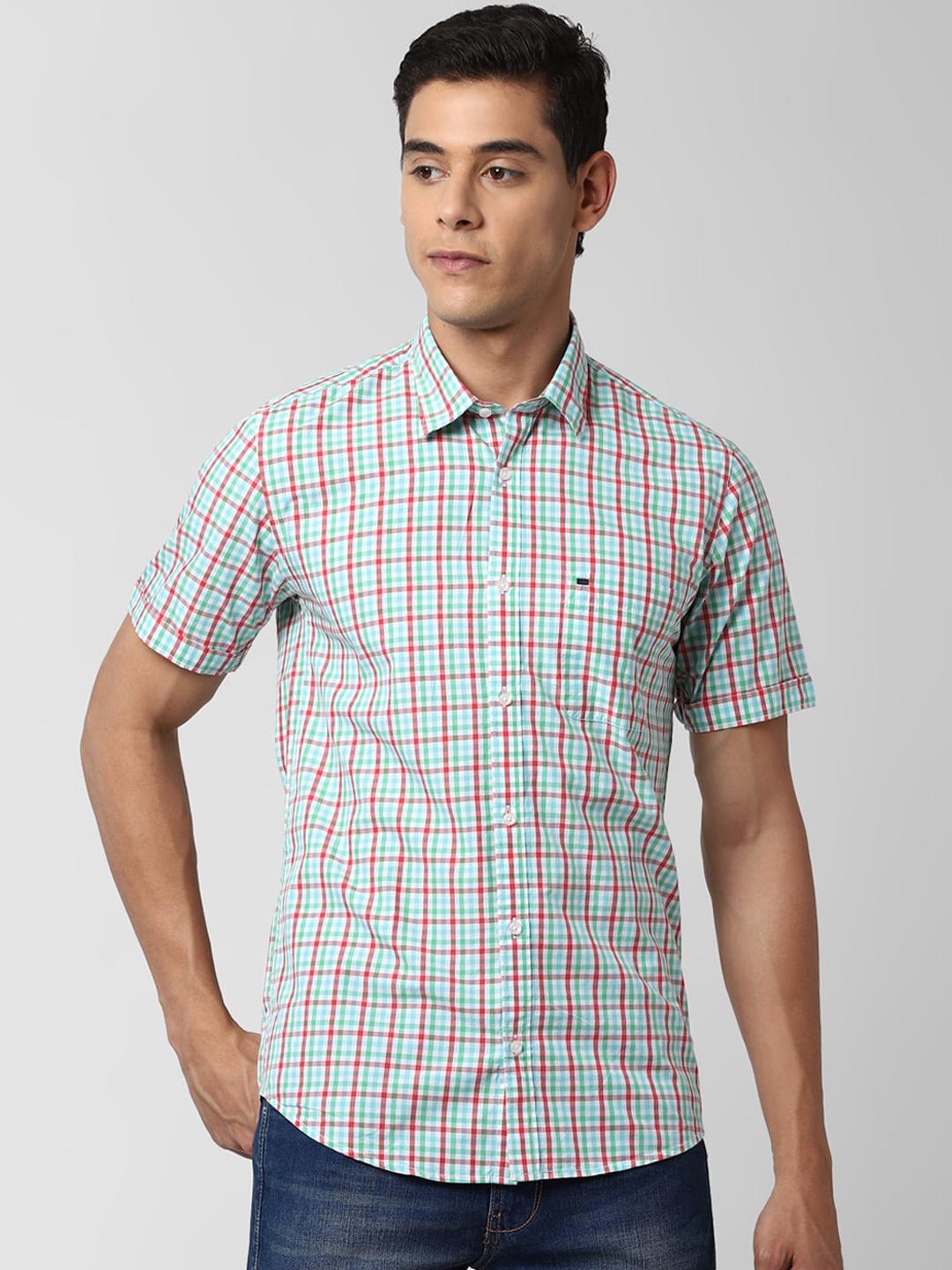

Peter England Casuals Men Green & Red Regular Fit Checked Casual Shirt