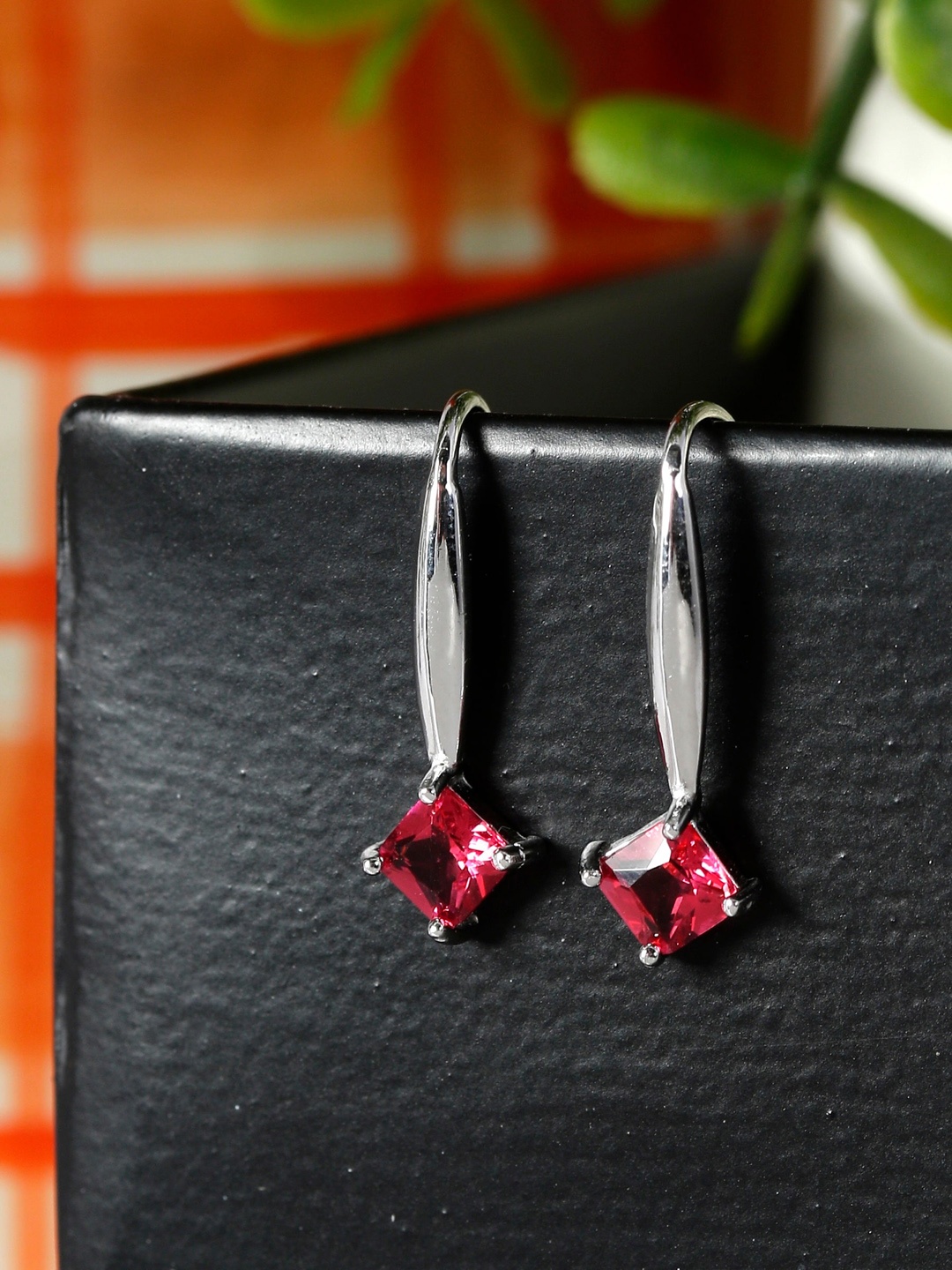 

GIVA 925 Sterling Silver Rhodium Plated Hot Pink Square Earrings