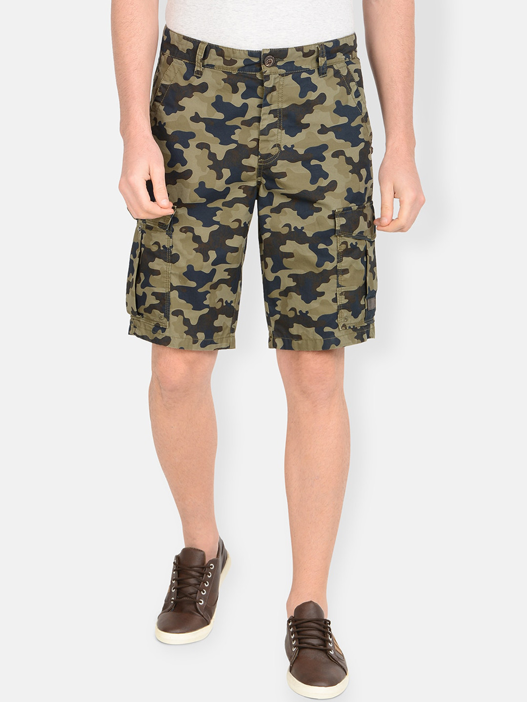 

t-base Men Olive Green & Navy Blue Camouflage Printed Regular Fit Cargo Shorts