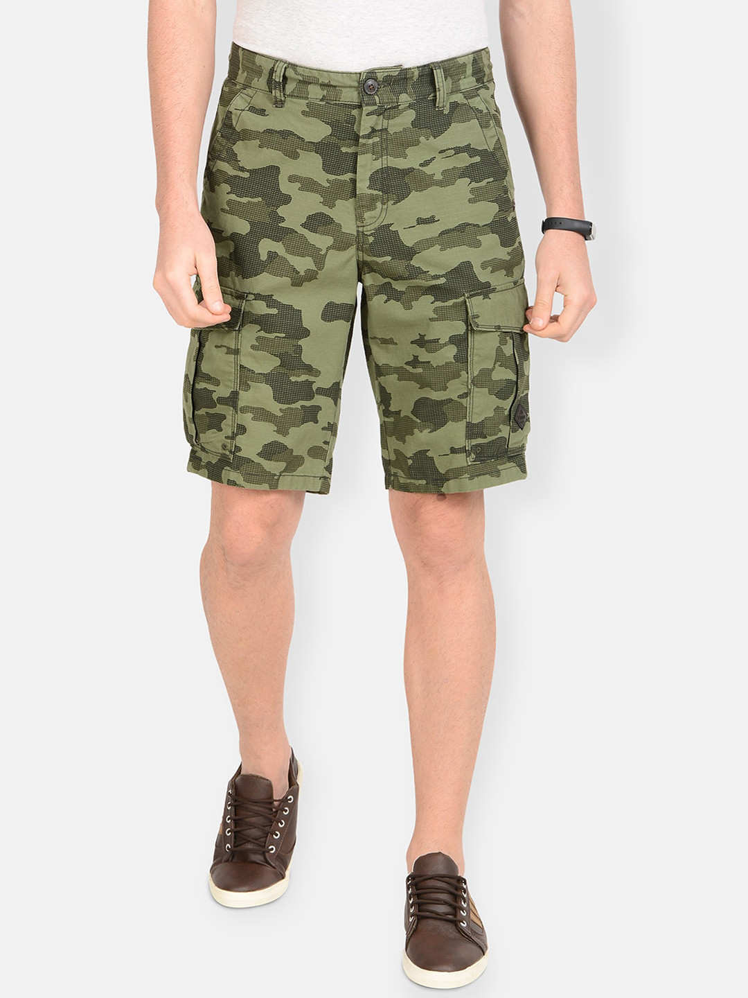

t-base Men Olive Green Camouflage Printed Regular Fit Cargo Shorts