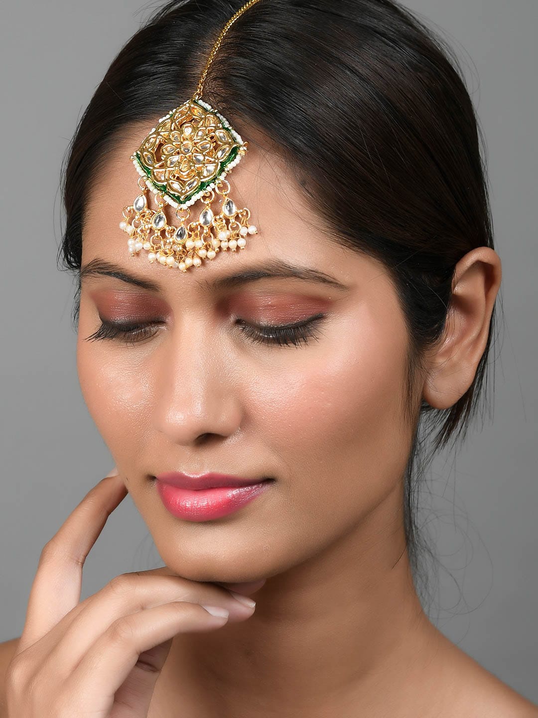 

Silvermerc Designs Green Gold-Plated Jadau Kundan-Studded & Beaded Maang Tika