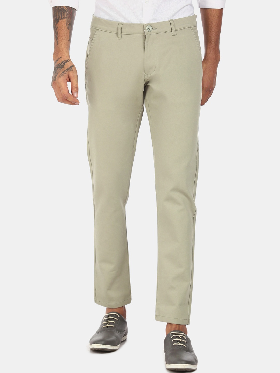 

Ruggers Men Green Regular Fit Solid Regular Trousers