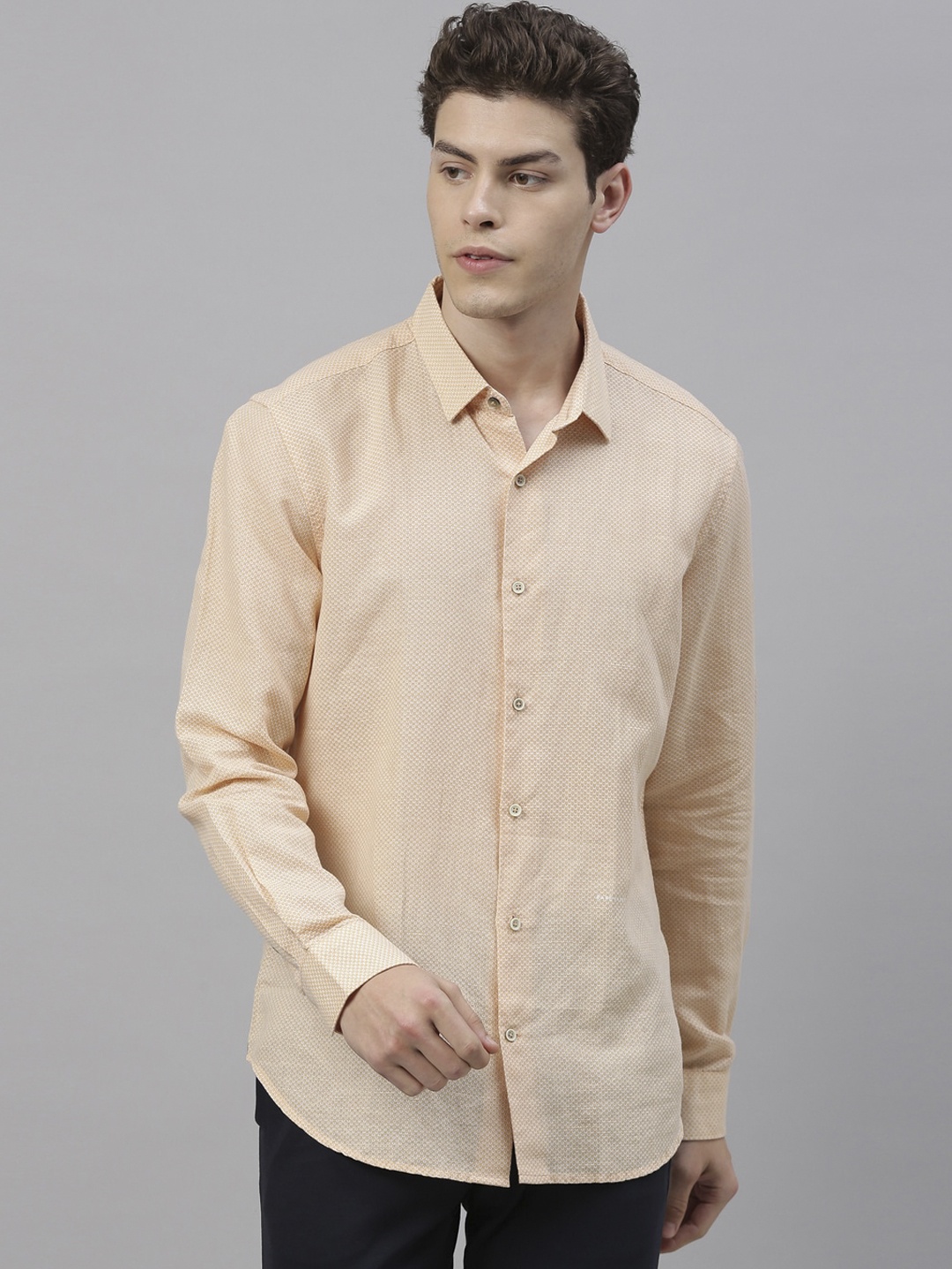 

RARE RABBIT Men Peach-Coloured Slim Fit Textured Casual Shirt