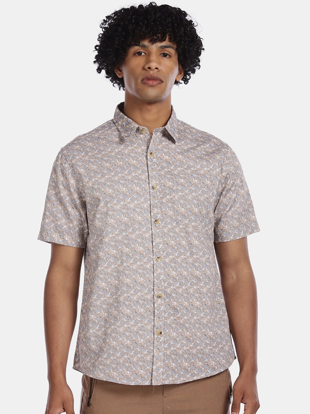 

Ruggers Men Beige & Grey Printed Pure Cotton Casual Shirt