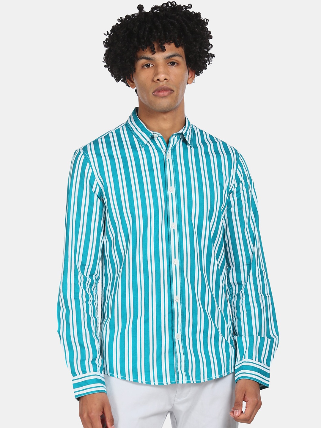 

Colt Men Turquoise Blue & White Regular Fit Striped Casual Shirt