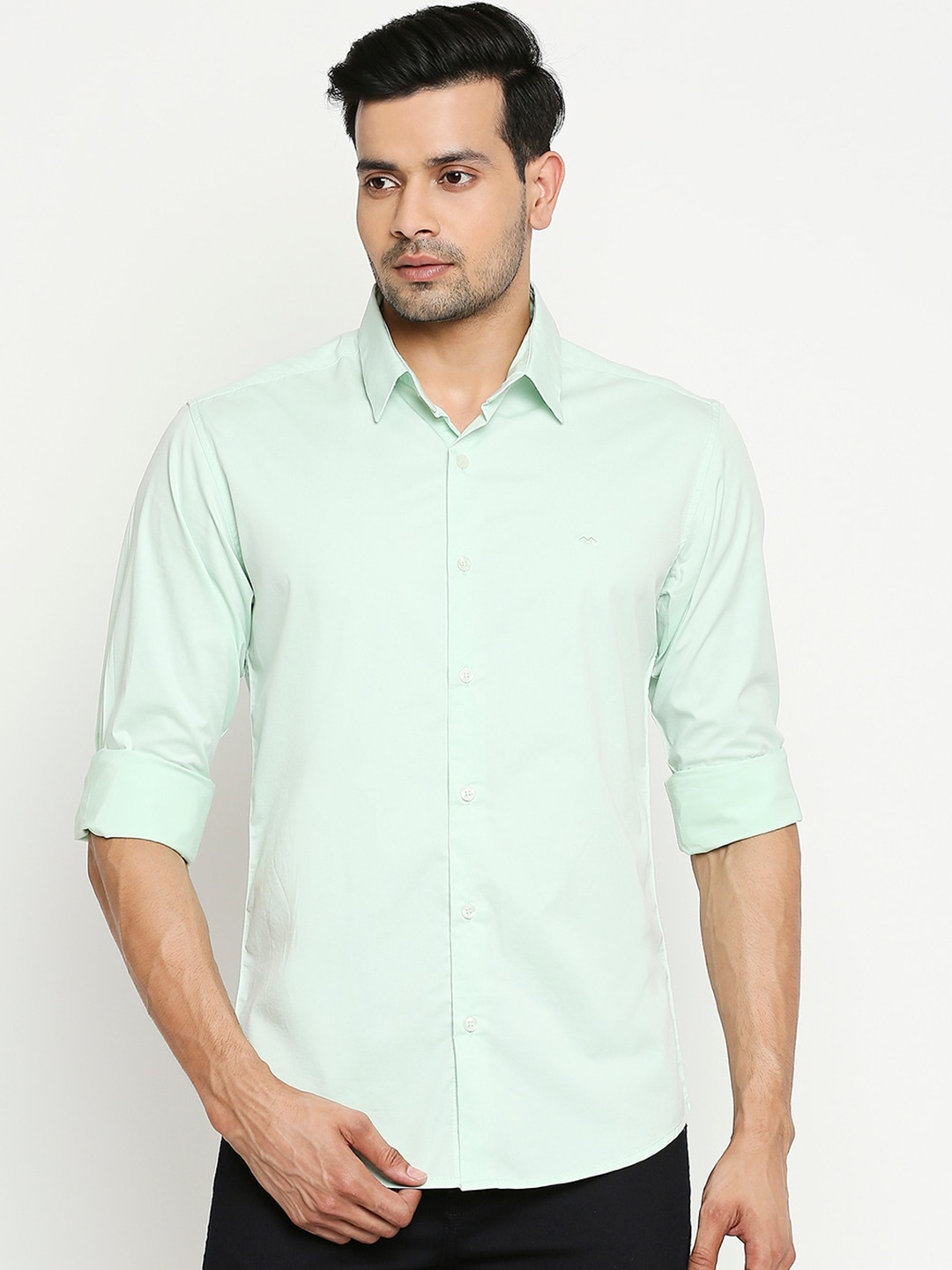 

Mufti Men Green Slim Fit Solid Casual Shirt