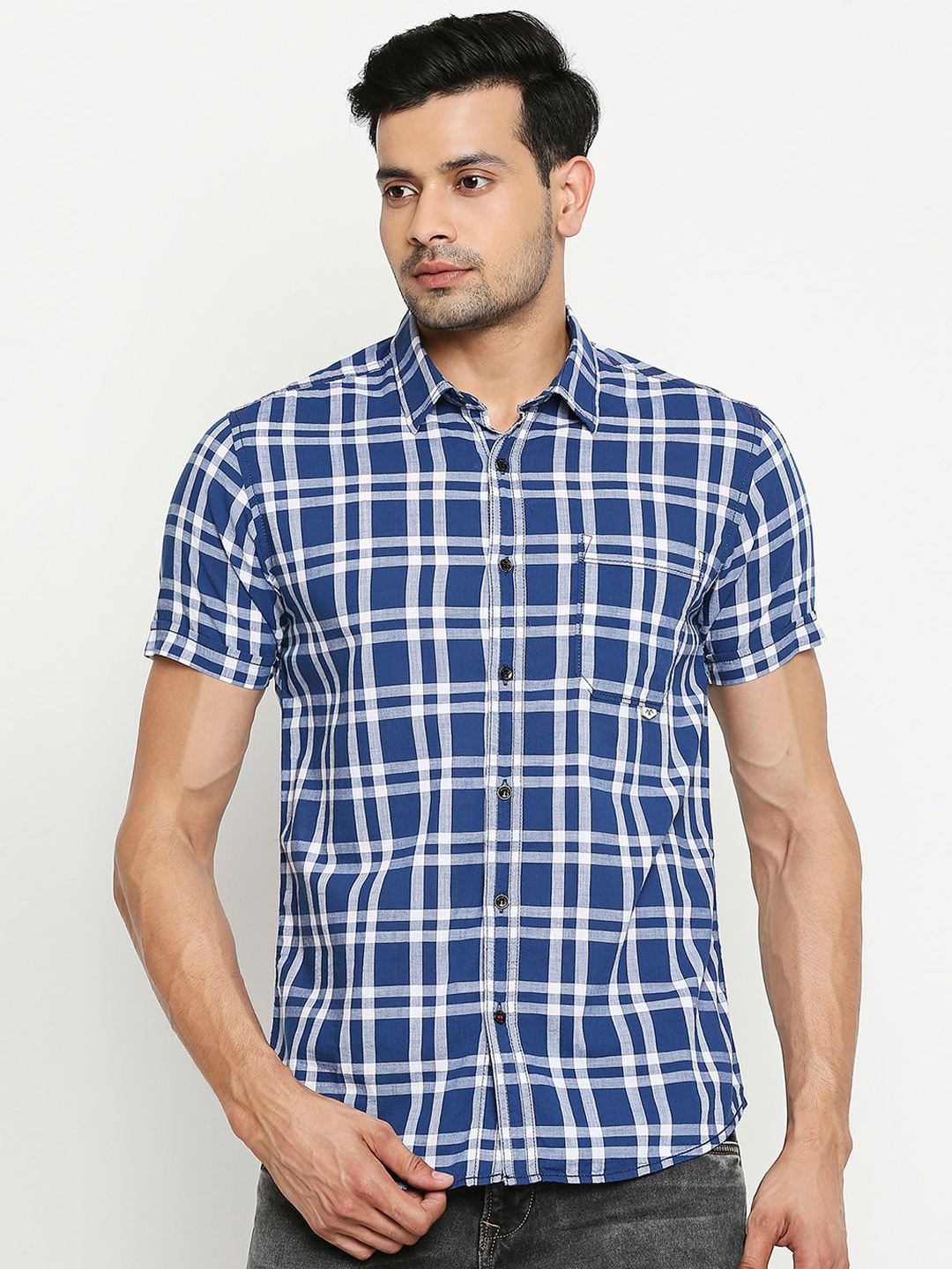 

Mufti Men Navy Blue & White Slim Fit Checked Casual Shirt