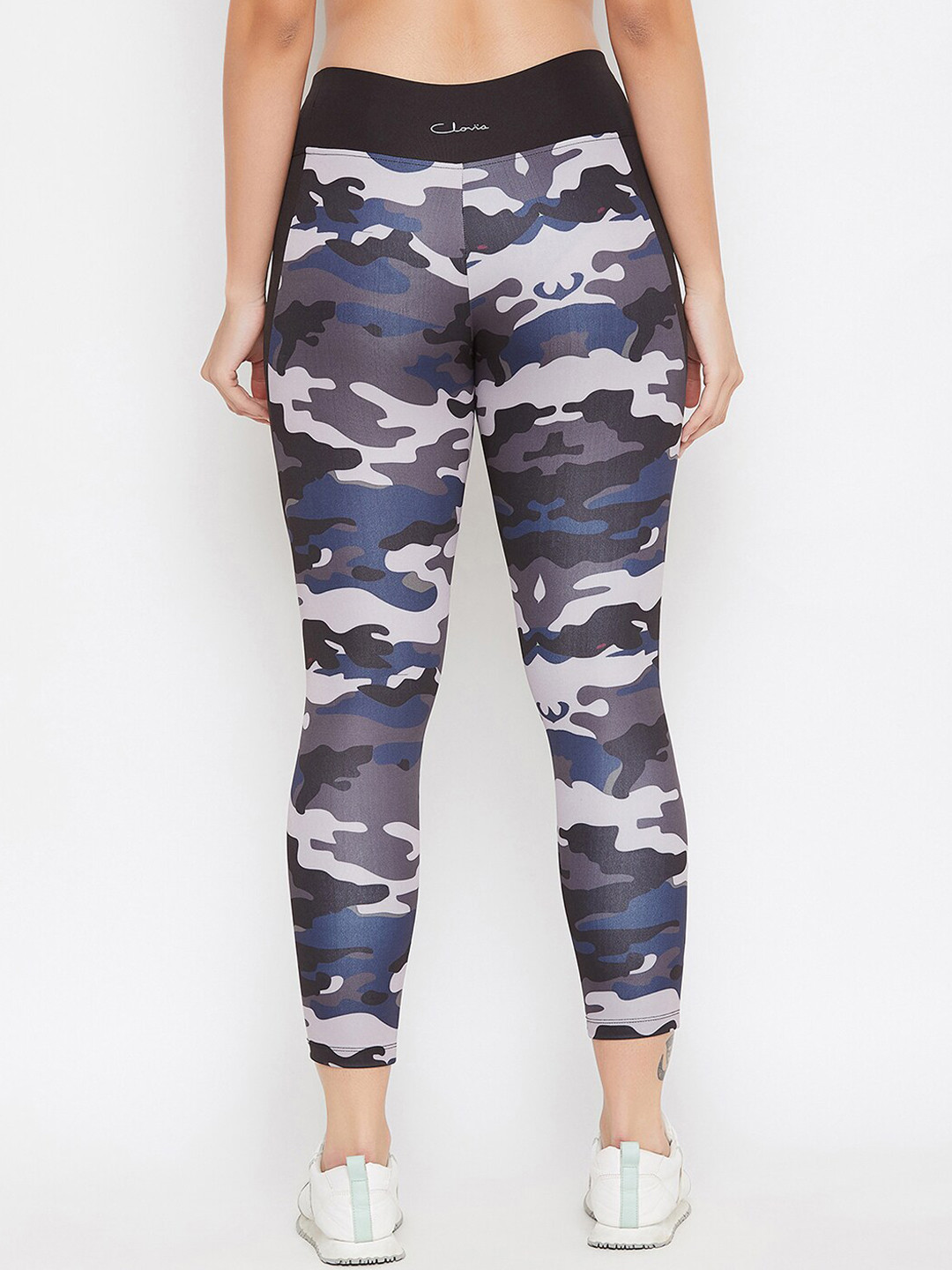 

Clovia Women Grey & White Printed Sports Tights
