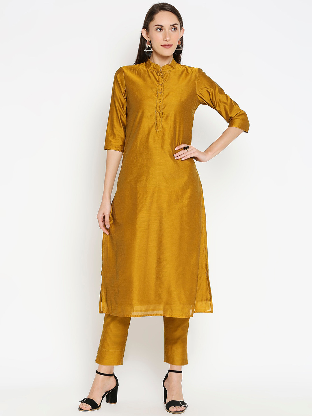 

Desi Weavess Women Golden Solid Kurta with Trousers, Gold