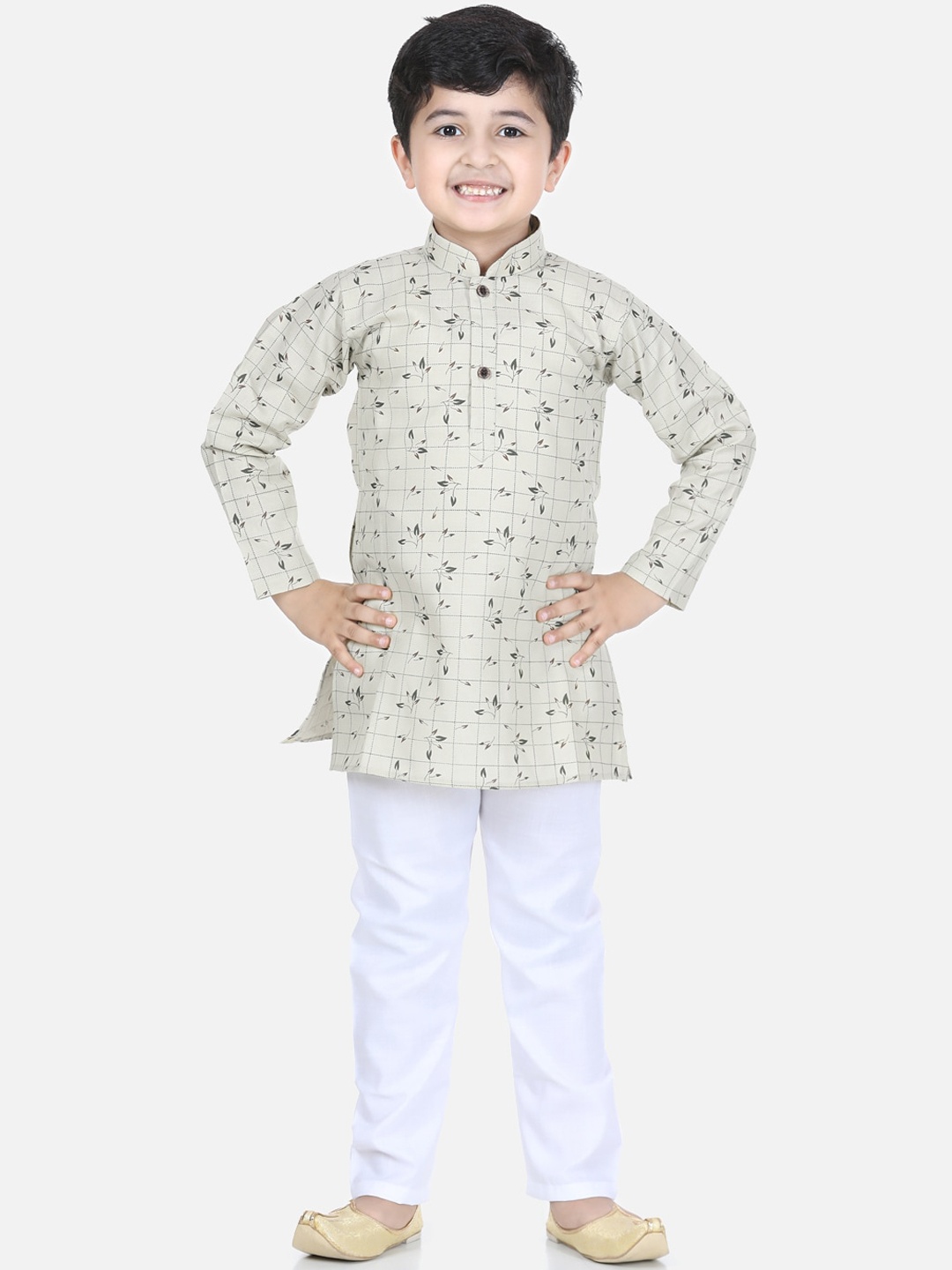 

Kidling Boys Khaki Printed Kurta with White Solid Pyjamas