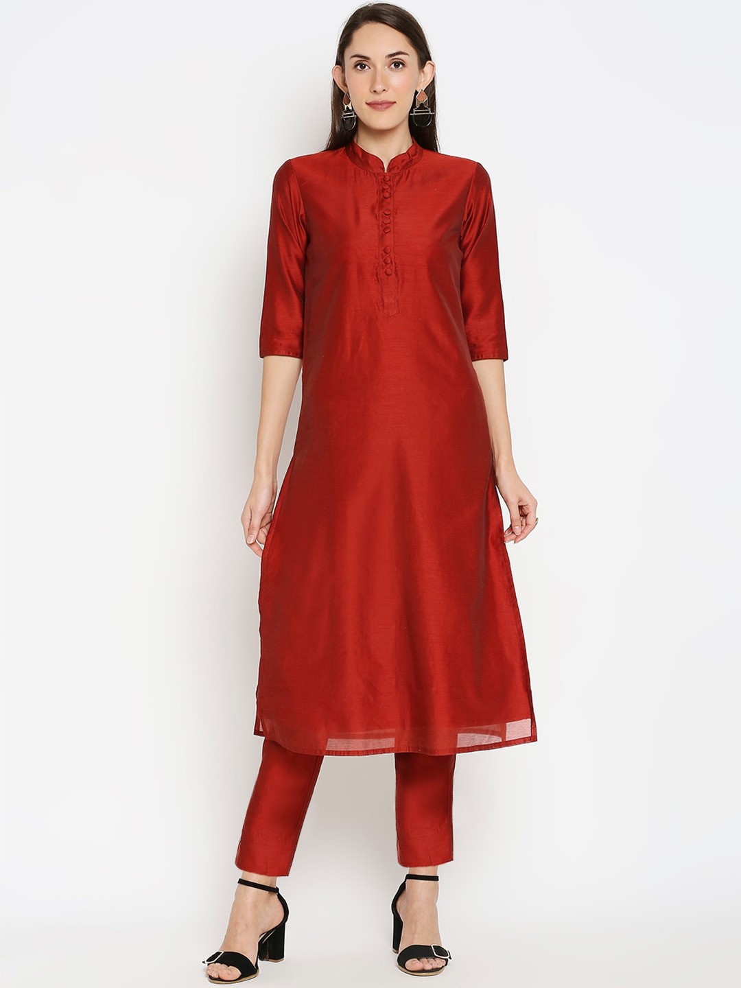 

Desi Weavess Women Red Solid Kurta with Trousers