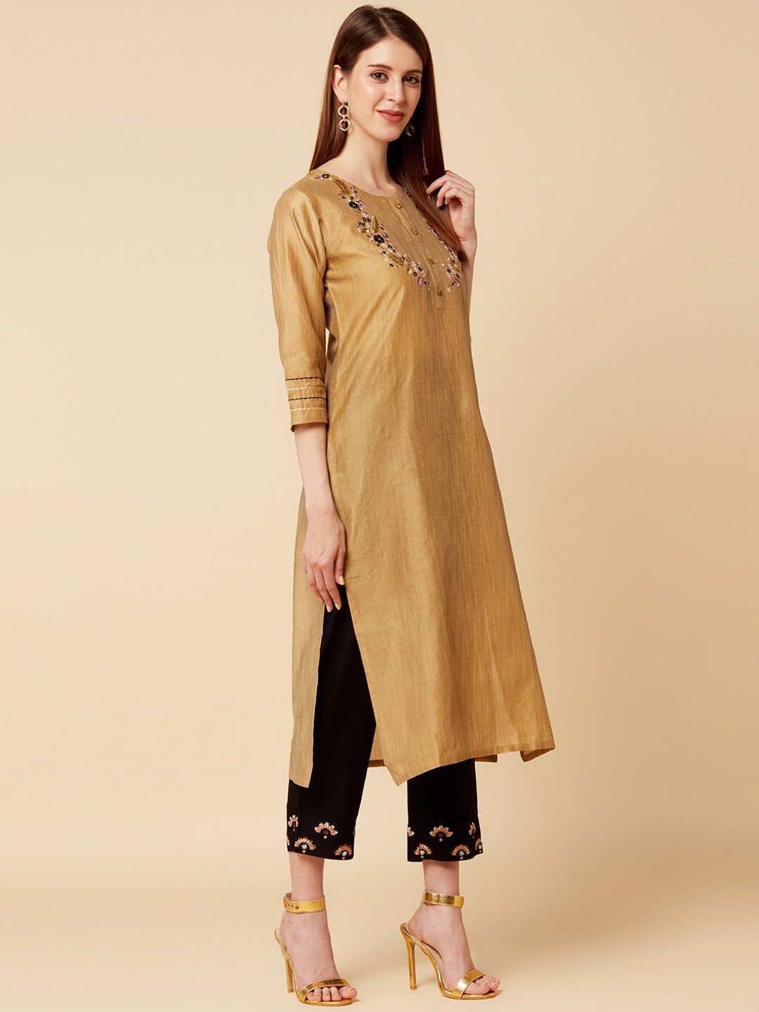

Varanga Women Beige & Black Embroidered Yoke Design Kurta with Trousers