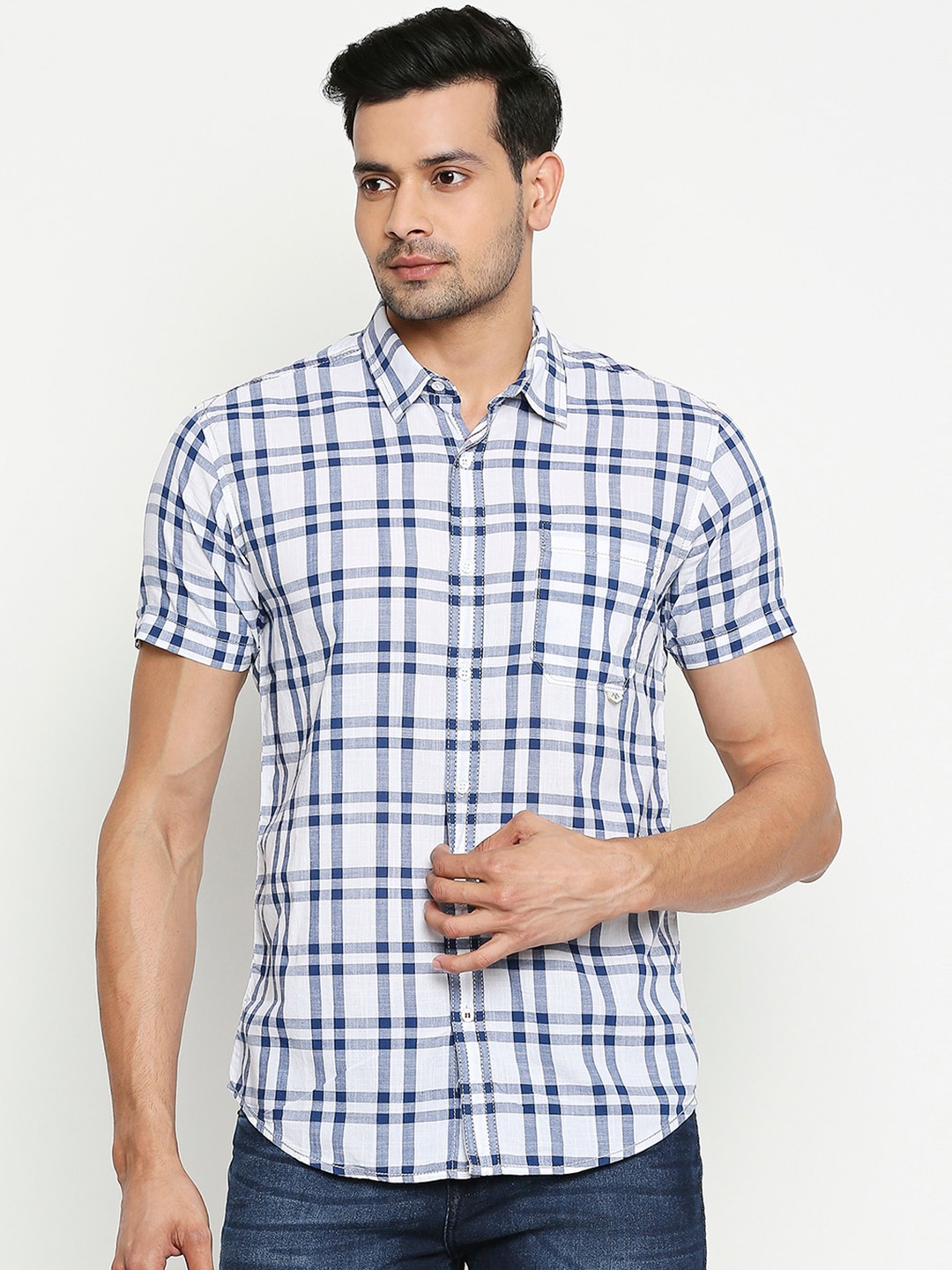 

Mufti Men White & Navy Blue Slim Fit Checked Casual Shirt