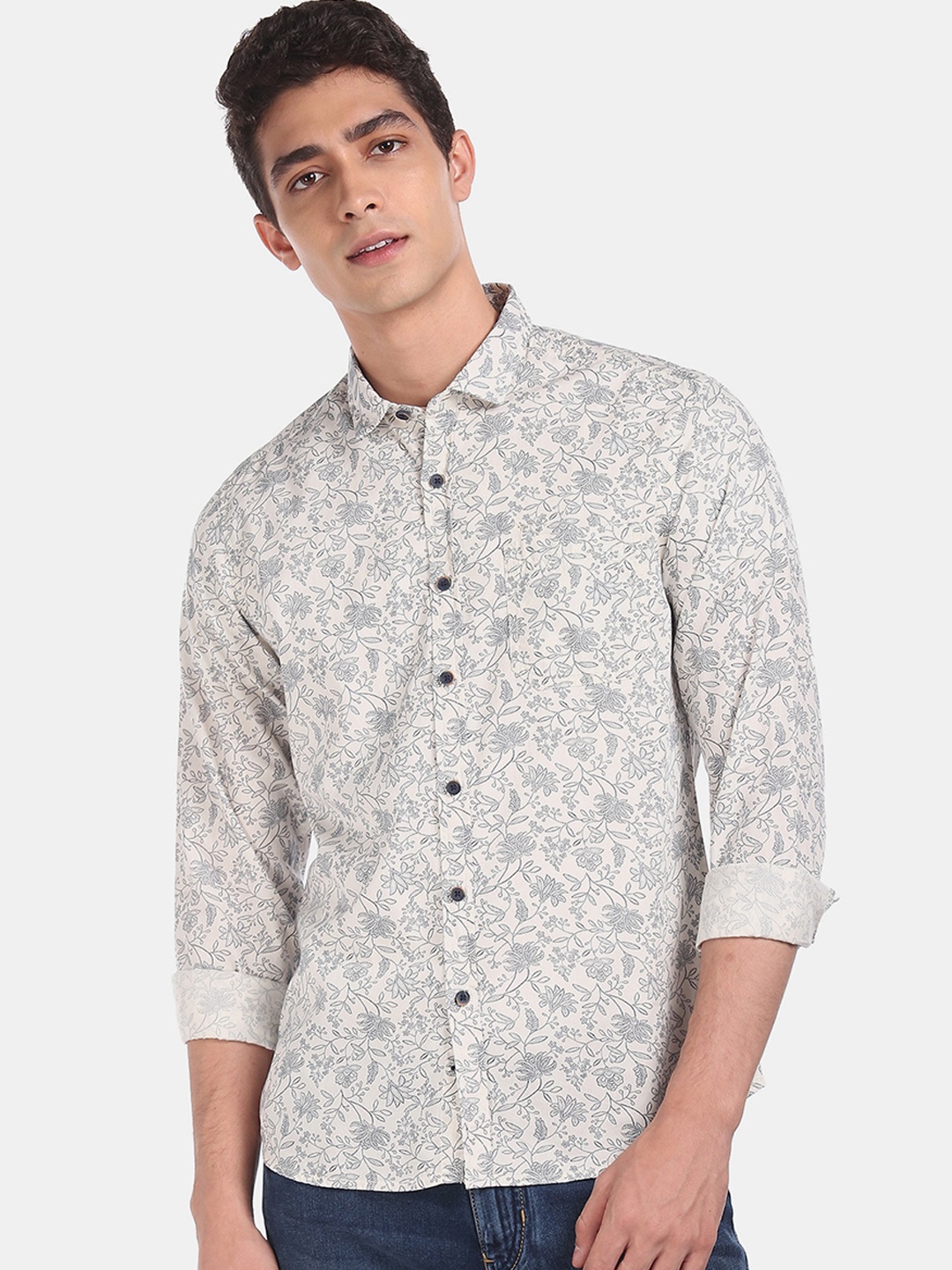

Flying Machine Men Beige & Black Regular Fit Printed Casual Shirt