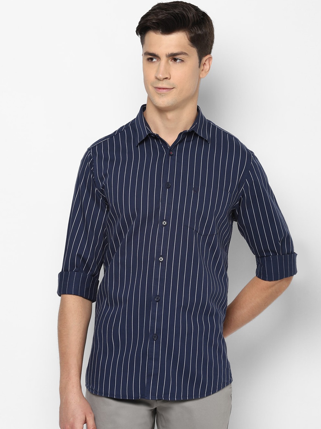 

Allen Solly Men Navy Blue & Off-White Pure Cotton Slim Fit Striped Casual Shirt