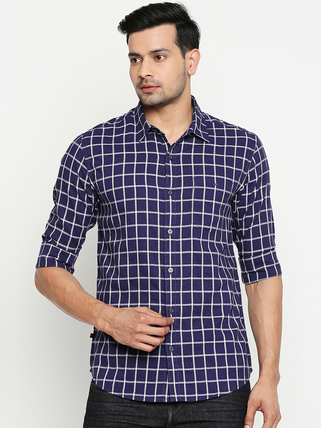 

Mufti Men Navy Blue & White Slim Fit Checked Casual Shirt