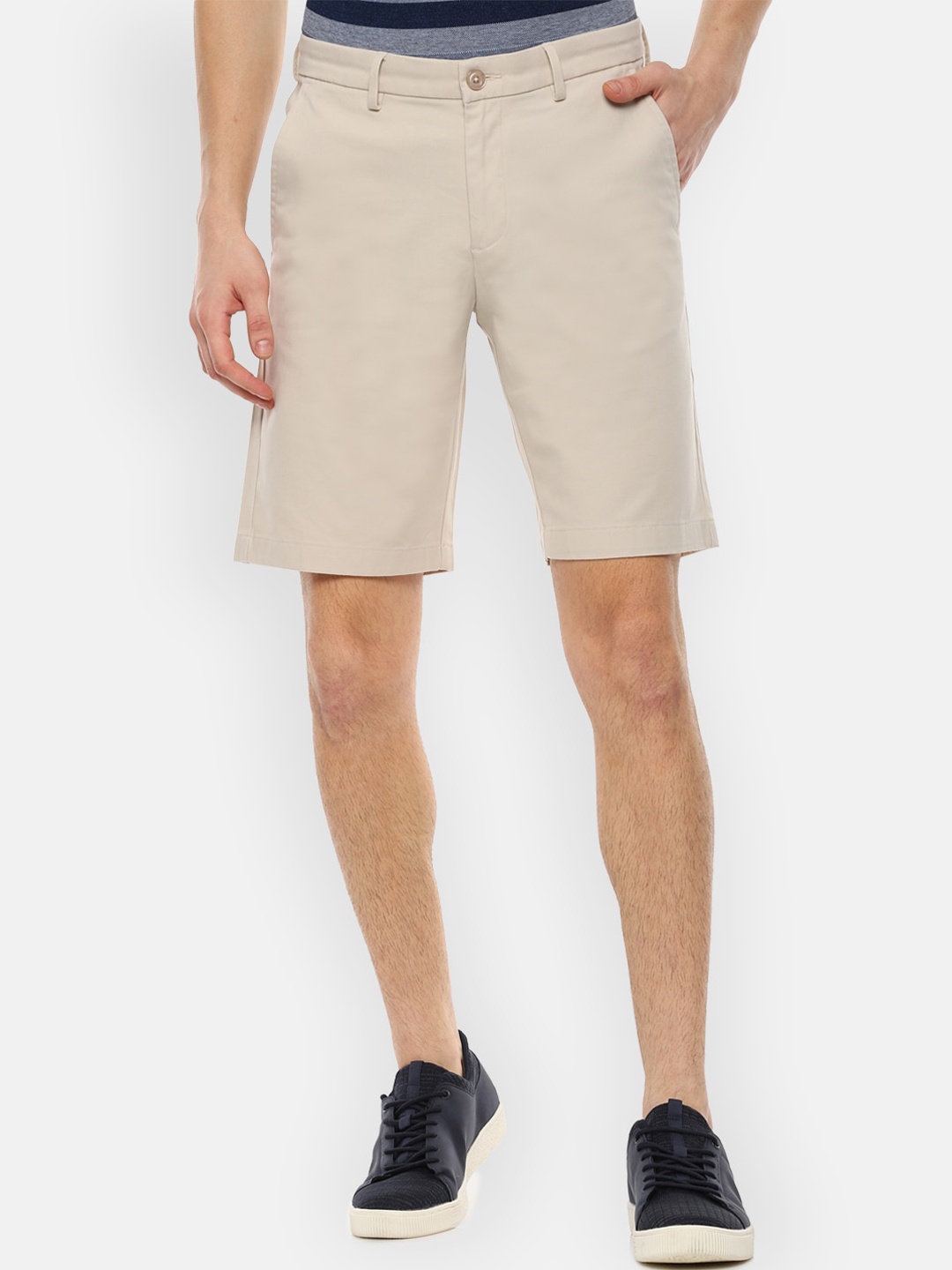 

V Dot Men Beige Solid Regular Fit Regular Shorts