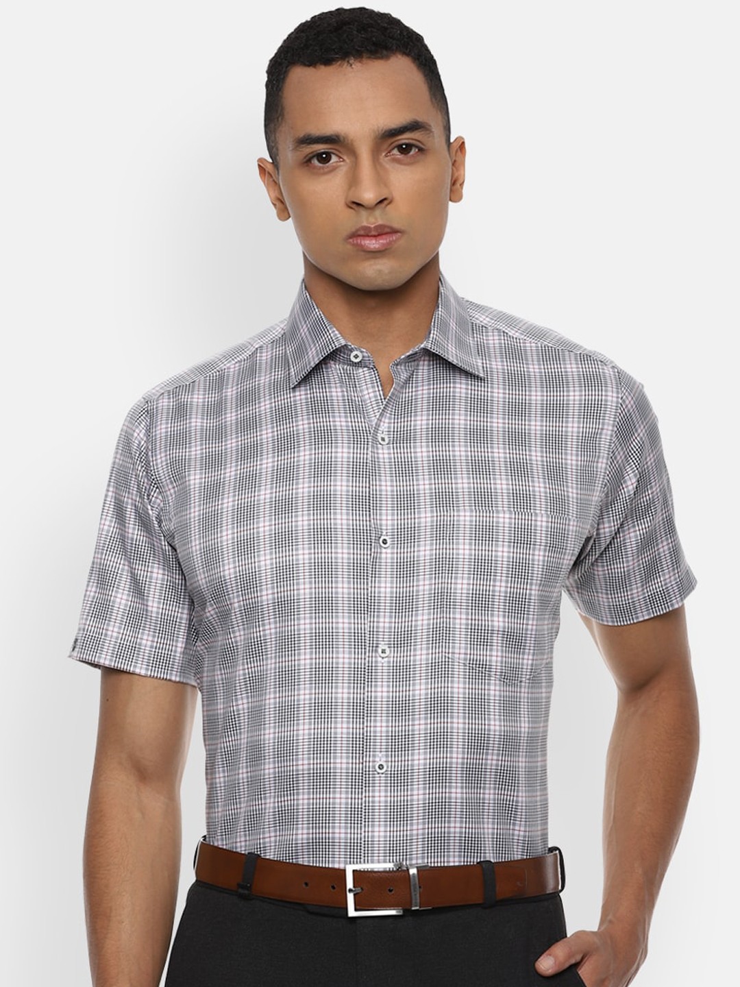 

Van Heusen Men Black & White Regular Fit Checked Formal Shirt
