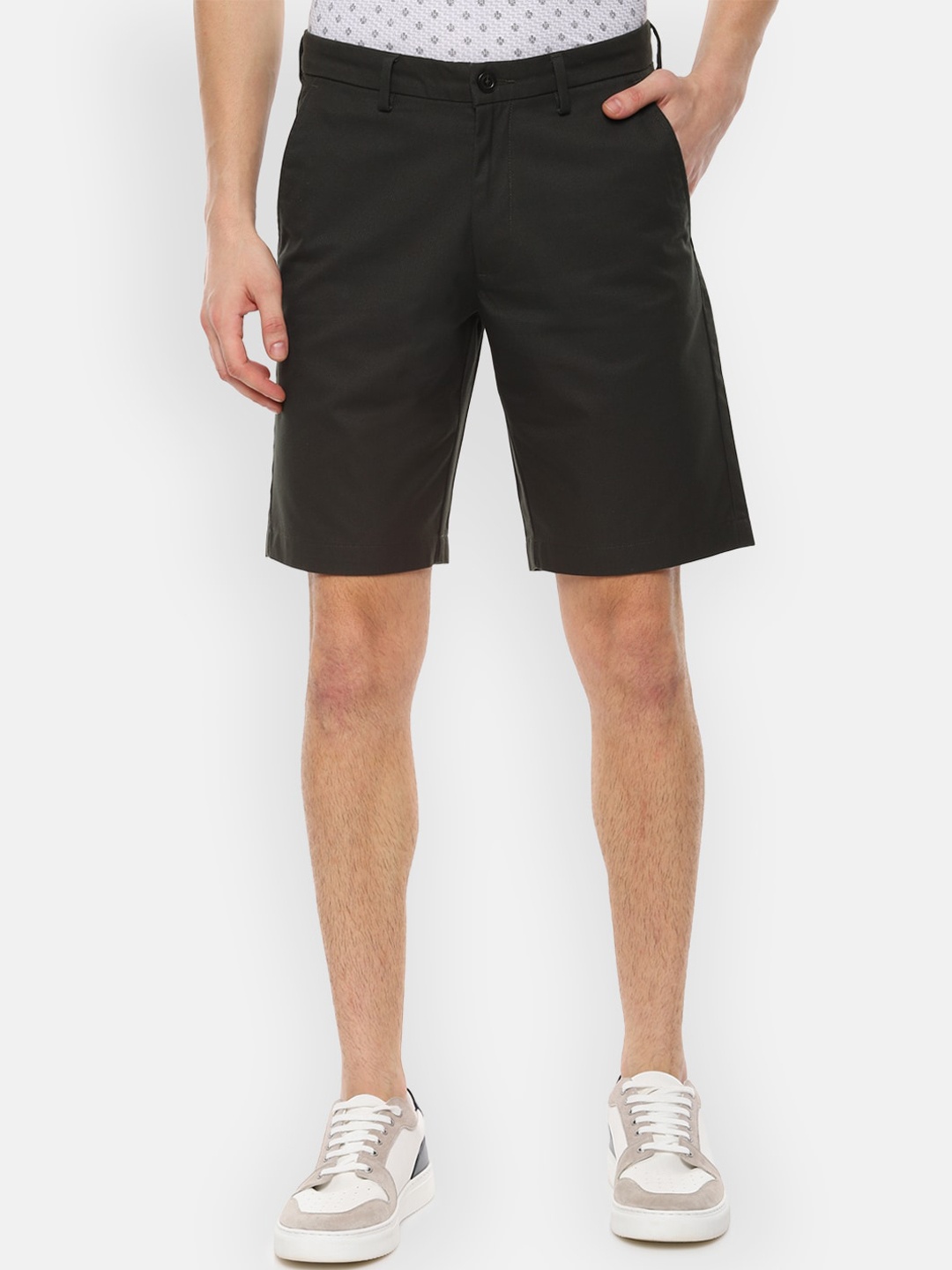 

V Dot Men Black Solid Regular Fit Chino Shorts