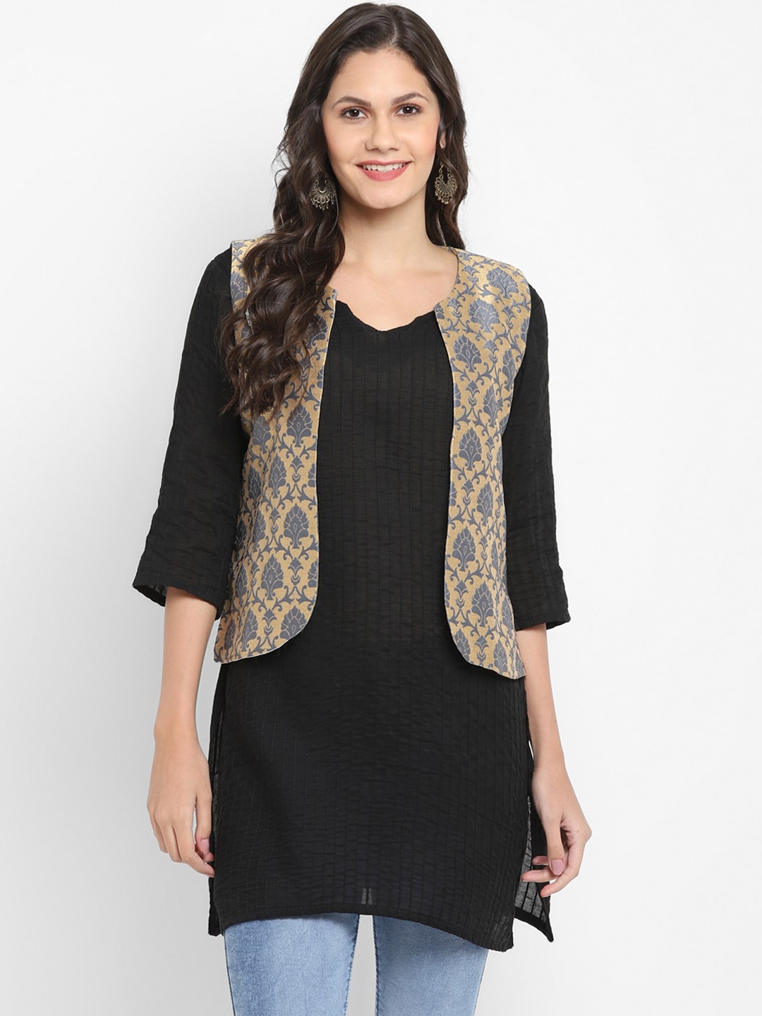 

Hangup Women Beige & Grey Self Design Lightweight Jacquard Open Front Jacket