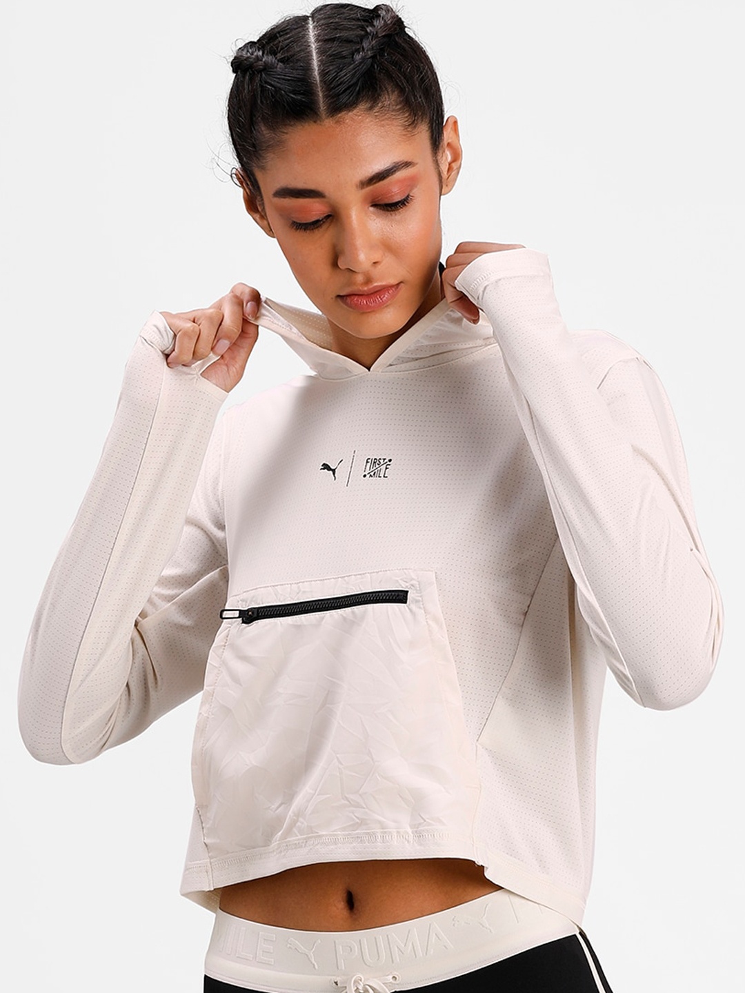 

Puma Women Off-White Solid First Mile Lightweight Training Sweatshirt