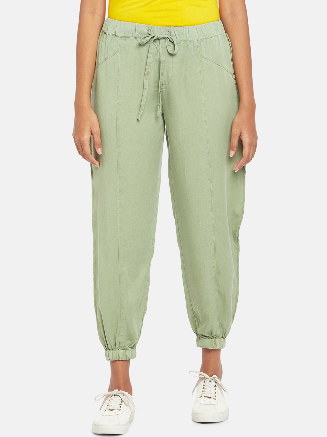 

People Women Green Regular Fit Solid Joggers