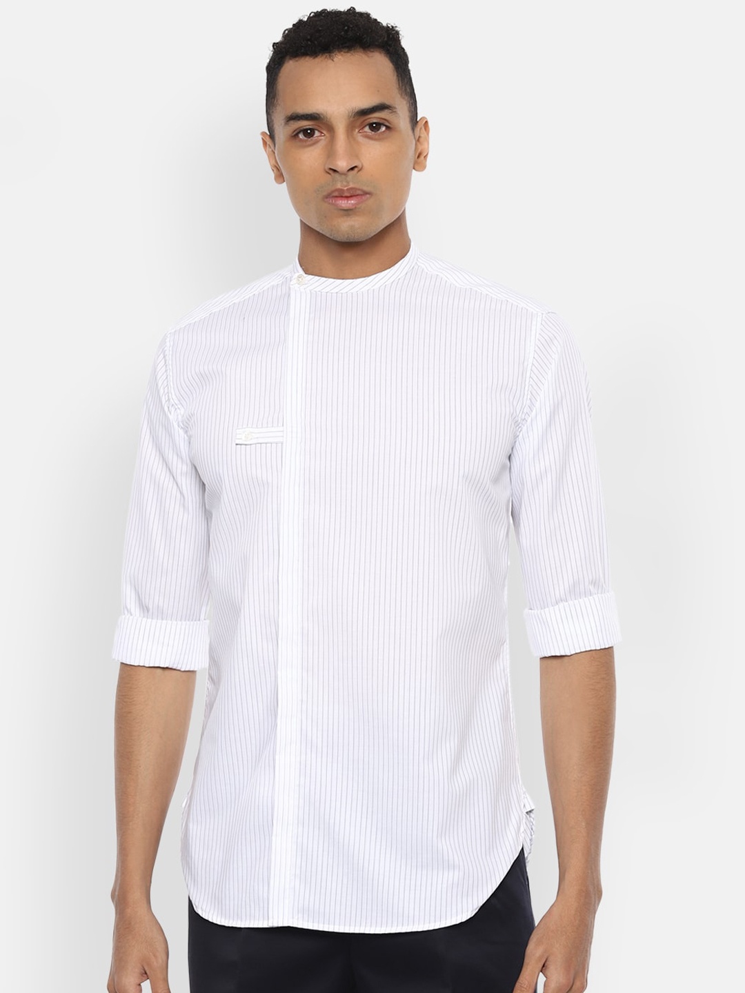 

V Dot Men White Slim Fit Striped Casual Shirt