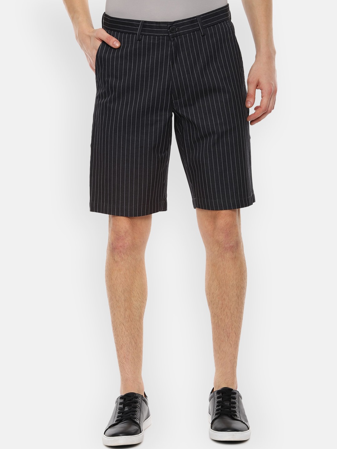 

V Dot Men Black Striped Regular Fit Regular Shorts