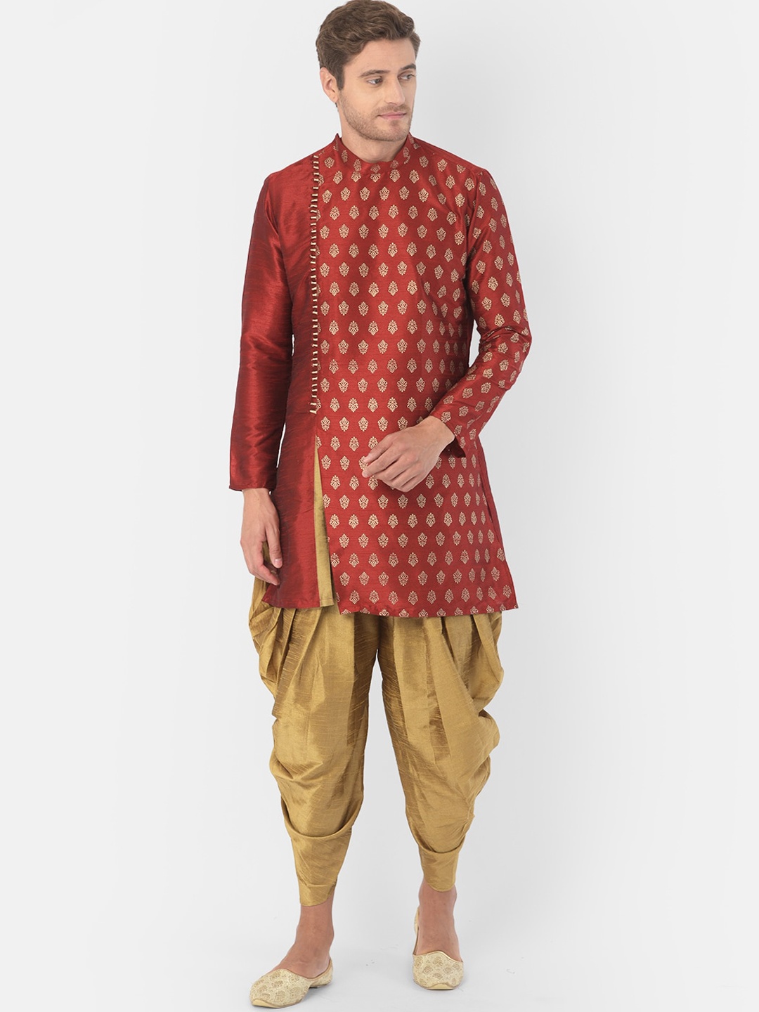 

DEYANN Men Red & Golden Printed Kurta with Patiala