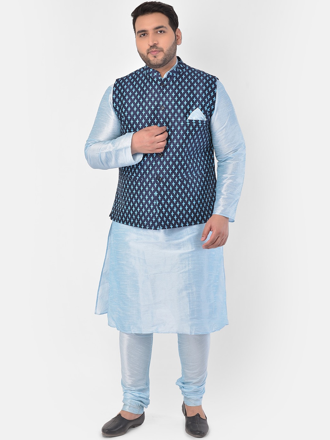 

DEYANN PLUS Men Navy Blue Solid Kurta with Pyjamas & Nehru Jacket