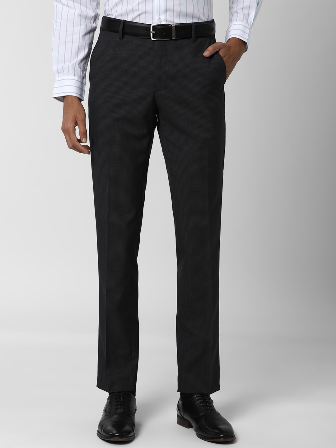 

Peter England Men Charcoal Slim Fit Solid Formal Trousers