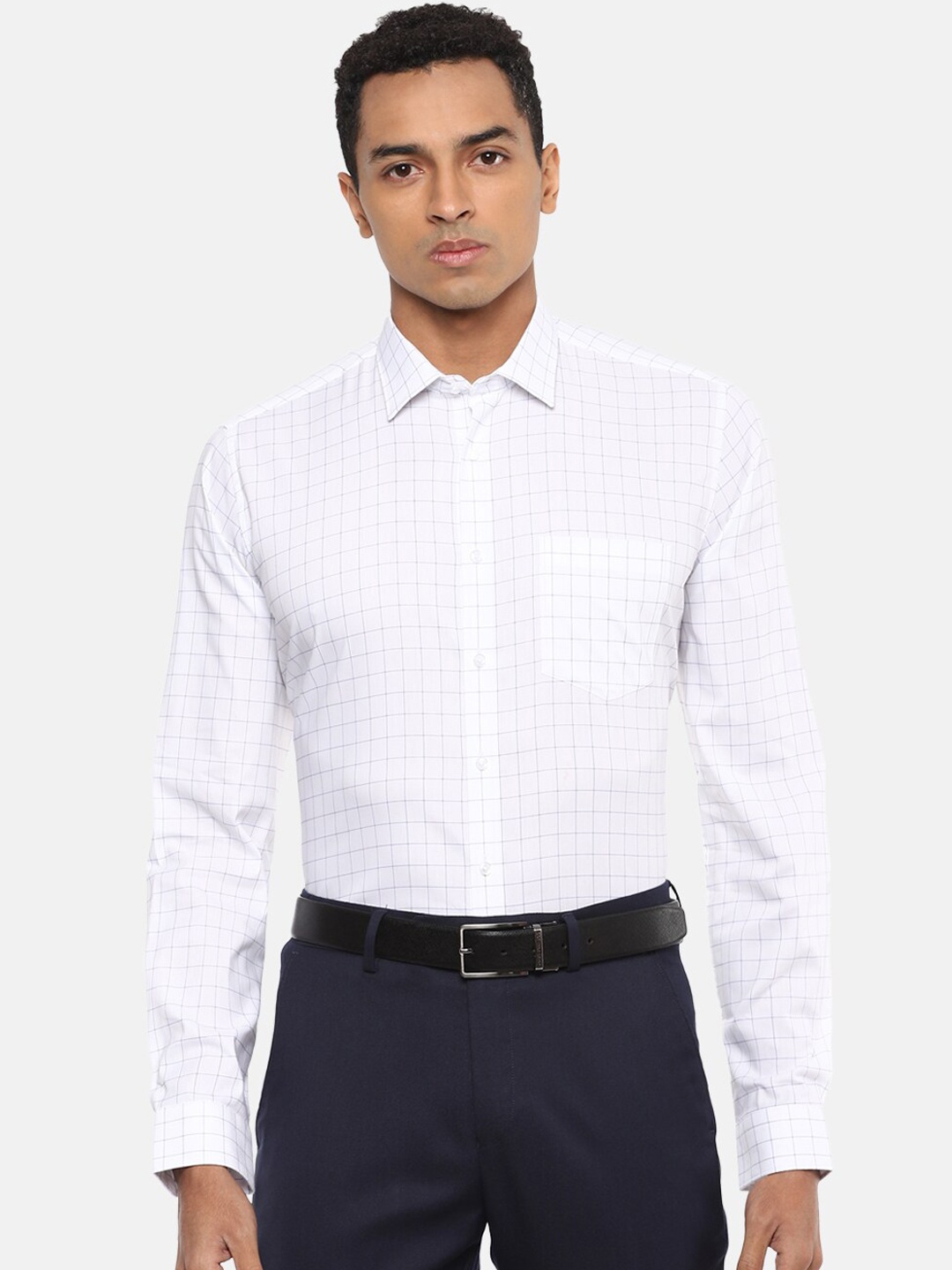

Van Heusen Men White & Navy Blue Slim Fit Checked Formal Shirt
