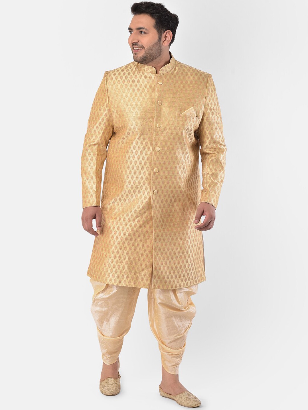 

DEYANN PLUS Men Gold-Coloured & Cream-Coloured Woven-Design Sherwani Set