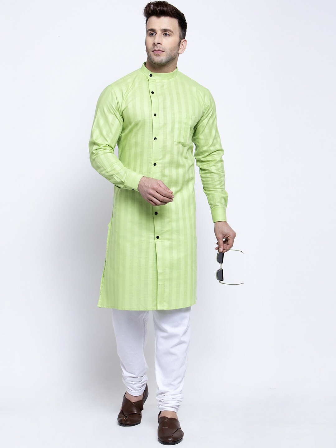 

KLOTTHE Men Green & White Striped Kurta with Churidar Pyjamas