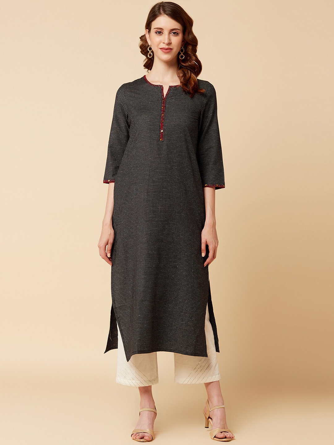 

Varanga Women Black Checked Handloom Kurta