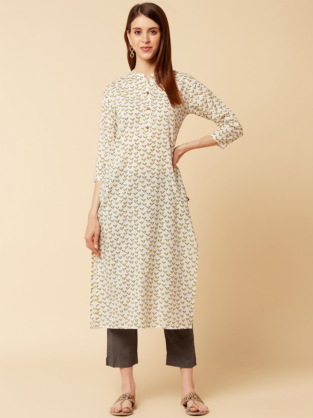 

KSUT Women Cream-Coloured Printed Kurta with Trousers