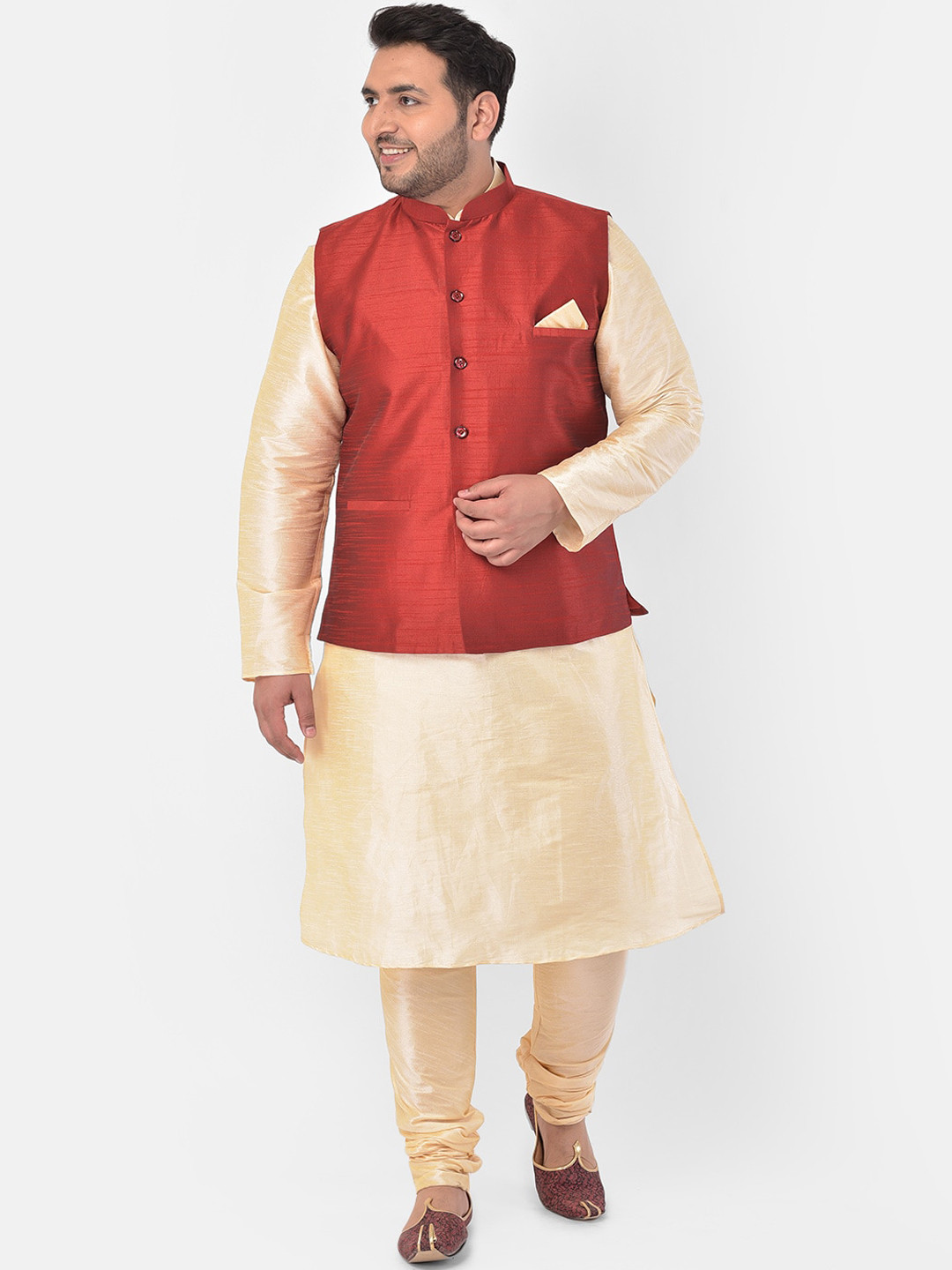 

DEYANN PLUS Men Red Solid Kurta with Churidar