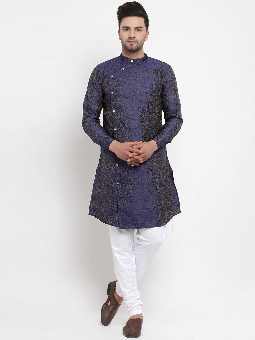 KLOTTHE Men Blue & White Woven Design Kurta with Churidar Pyjamas