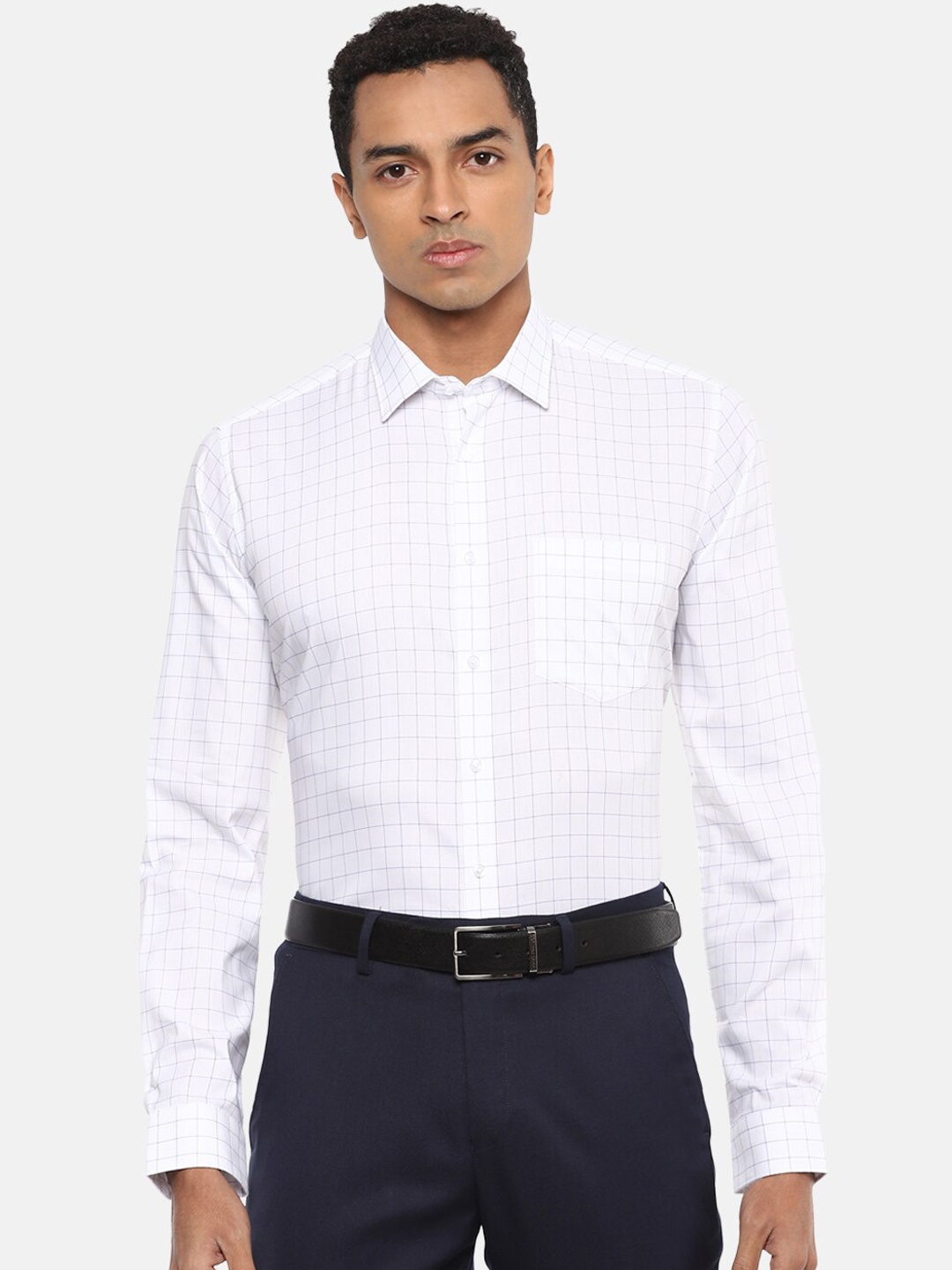 

Van Heusen Men White & Navy Blue Slim Fit Checked Formal Shirt