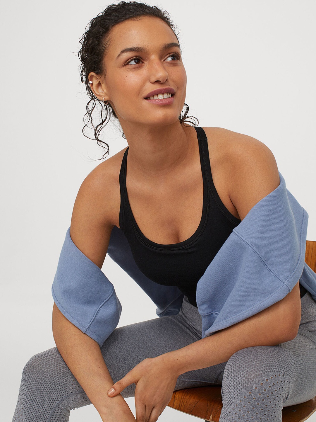 

H&M Black Solid Seamless Top With Sports Bra