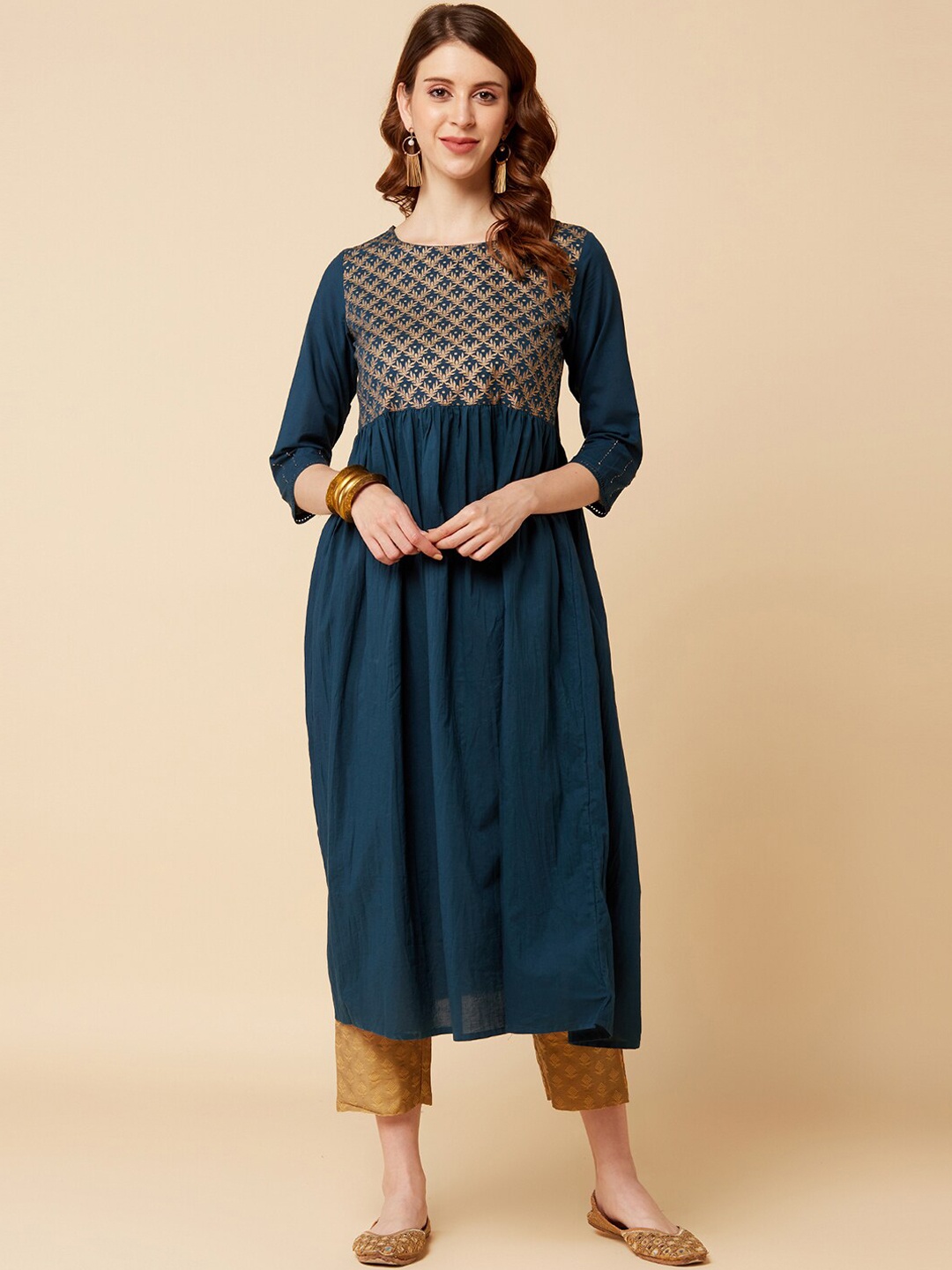

Varanga Women Teal Ethnic Motifs Yoke Design Kurta