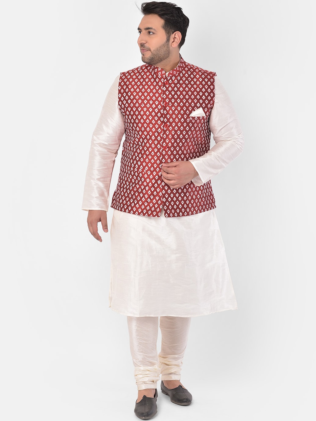 

DEYANN PLUS Men Off-White & Red Solid Kurta with Pyjamas & Nehru Jacket
