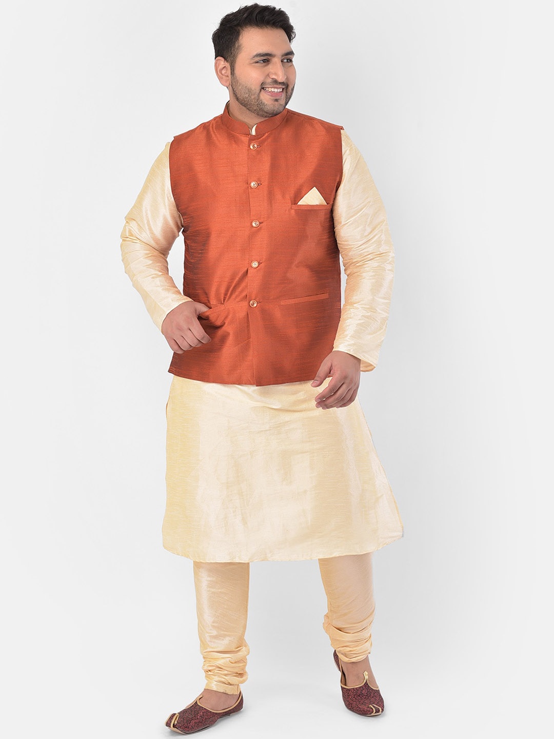 

DEYANN PLUS Men Orange & Gold-Toned Solid Kurta with Pyjamas & Nehru Jacket