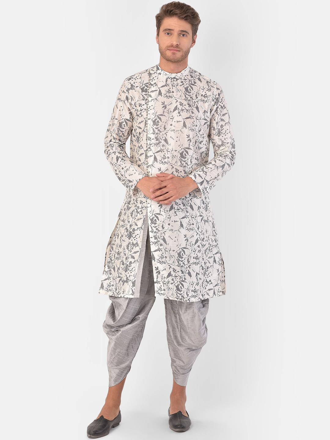 

DEYANN Men Off-White & Silver-Toned Printed Kurta with Patiala