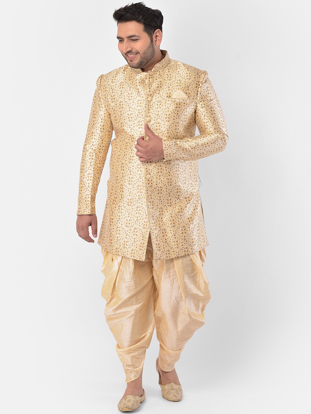 

DEYANN PLUS Men Gold-Coloured Woven-Design Sherwani Set